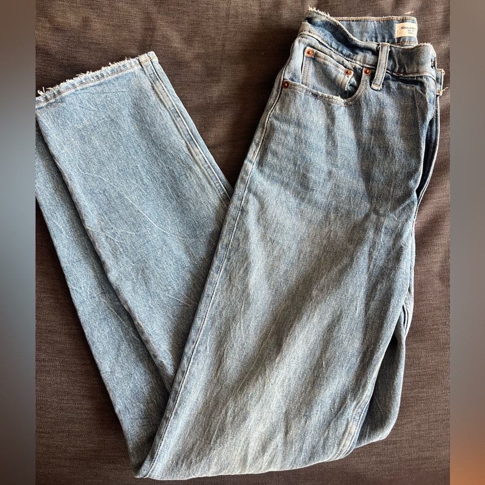 Abercrombie & Fitch The 90’s Straight Ultra High Rise jeans size 25 (0 Regular)